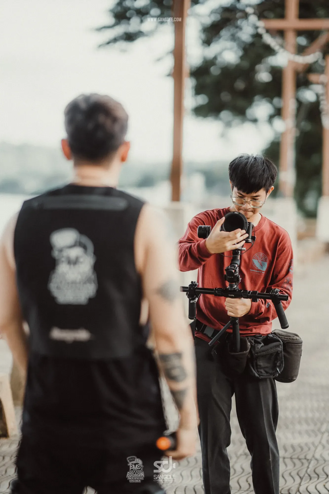 เบื้องหลัง MV เลี้ยงชีพโดยชอบ - PMC ปู่จ๋าน ลองไมค์ — ภาพจาก SANGDEE Photo Journal
