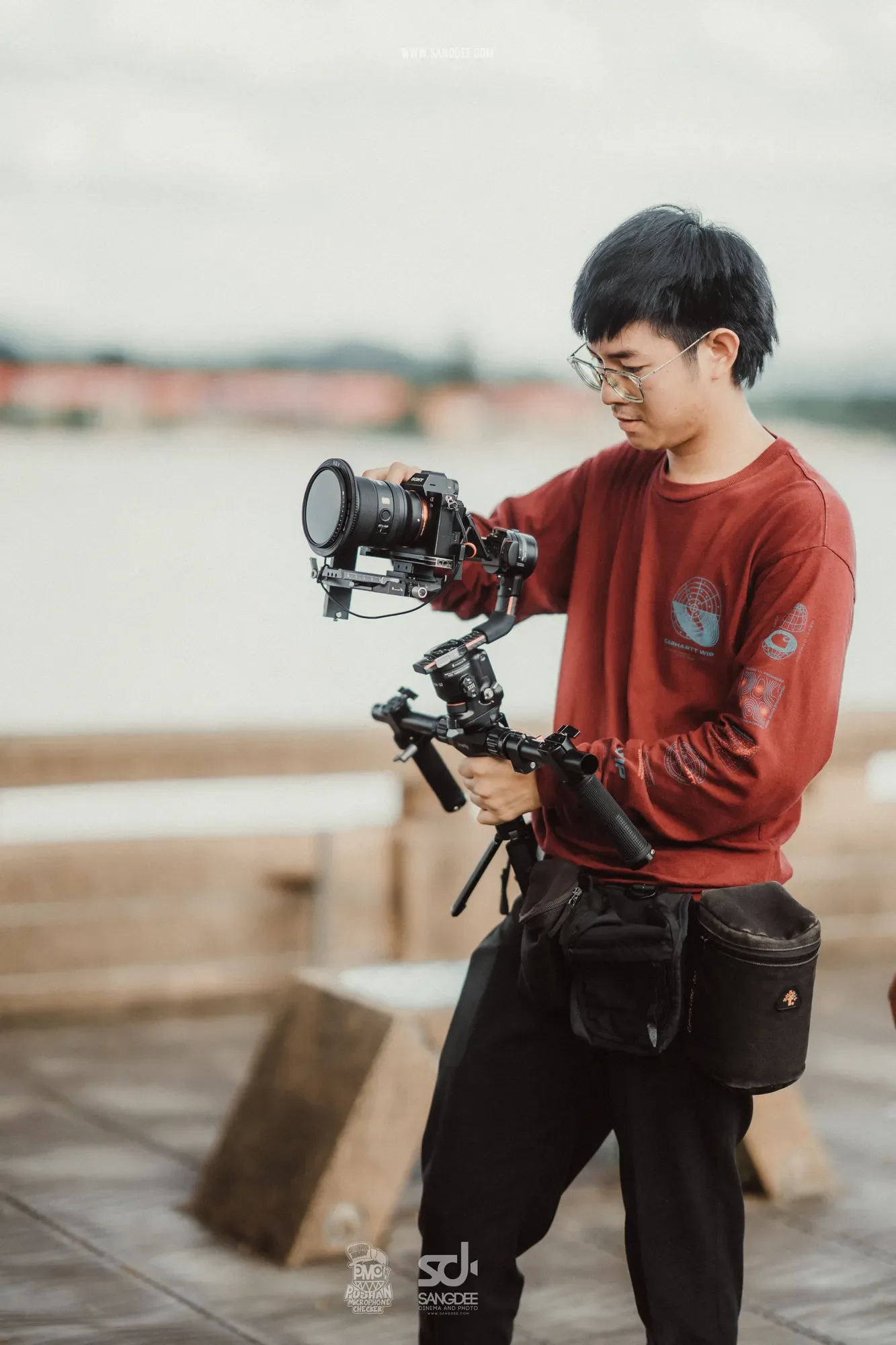 เบื้องหลัง MV เลี้ยงชีพโดยชอบ - PMC ปู่จ๋าน ลองไมค์ — ภาพจาก SANGDEE Photo Journal