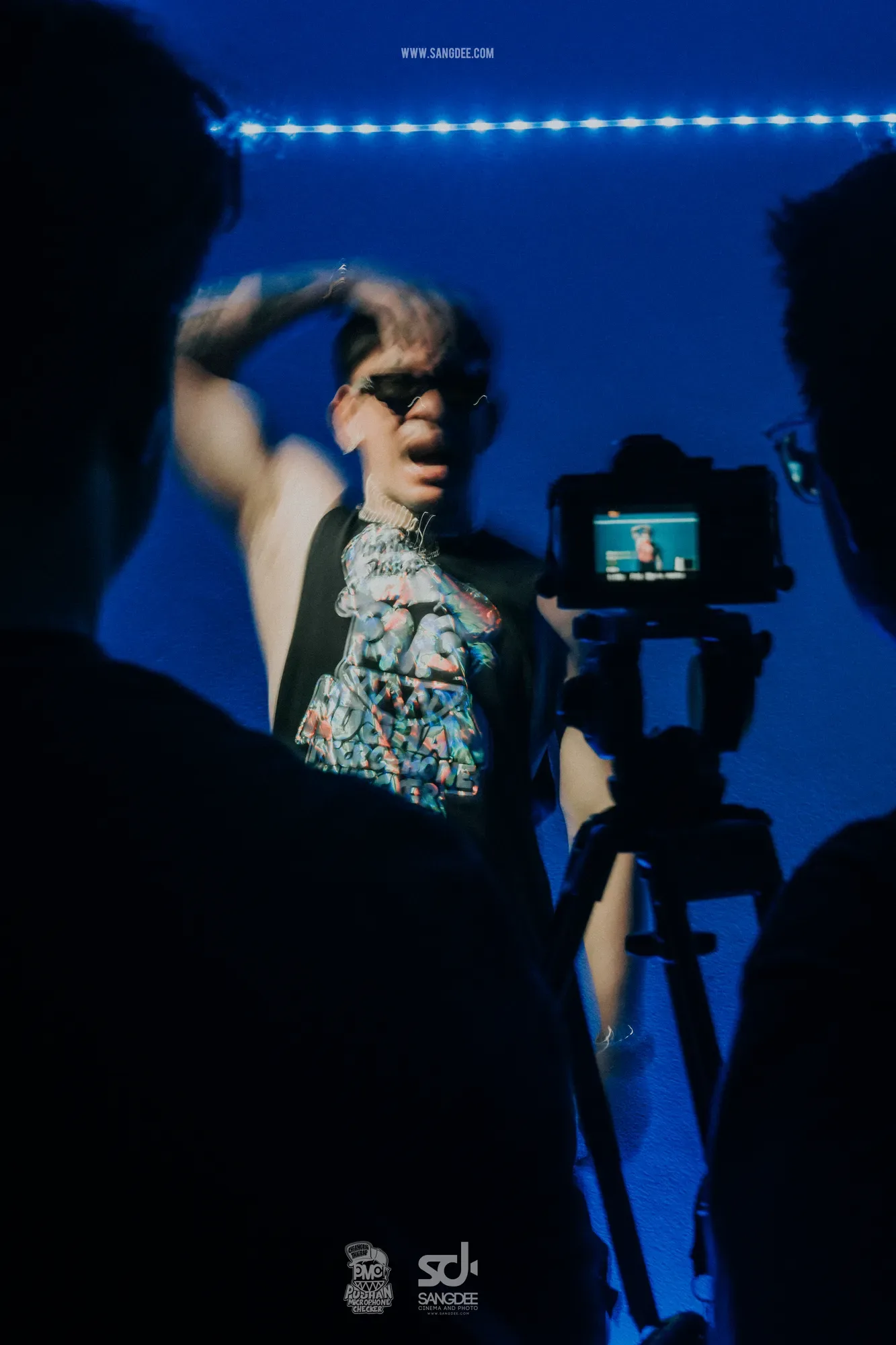 เบื้องหลัง MV เลี้ยงชีพโดยชอบ - PMC ปู่จ๋าน ลองไมค์ — ภาพจาก SANGDEE Photo Journal