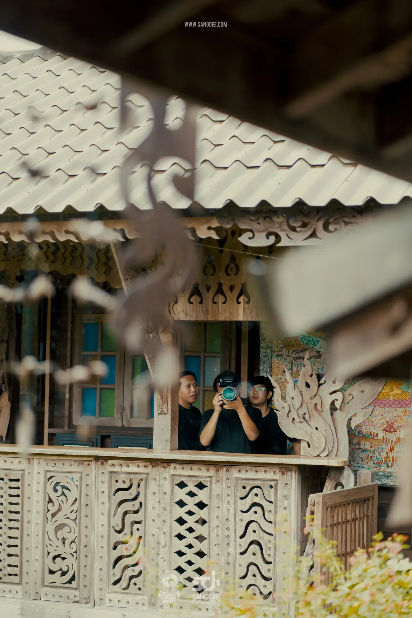 เบื้องหลัง MV กฎไตรรัก - PMC ปู่จ๋าน ลองไมค์ — ภาพจาก SANGDEE Photo Journal