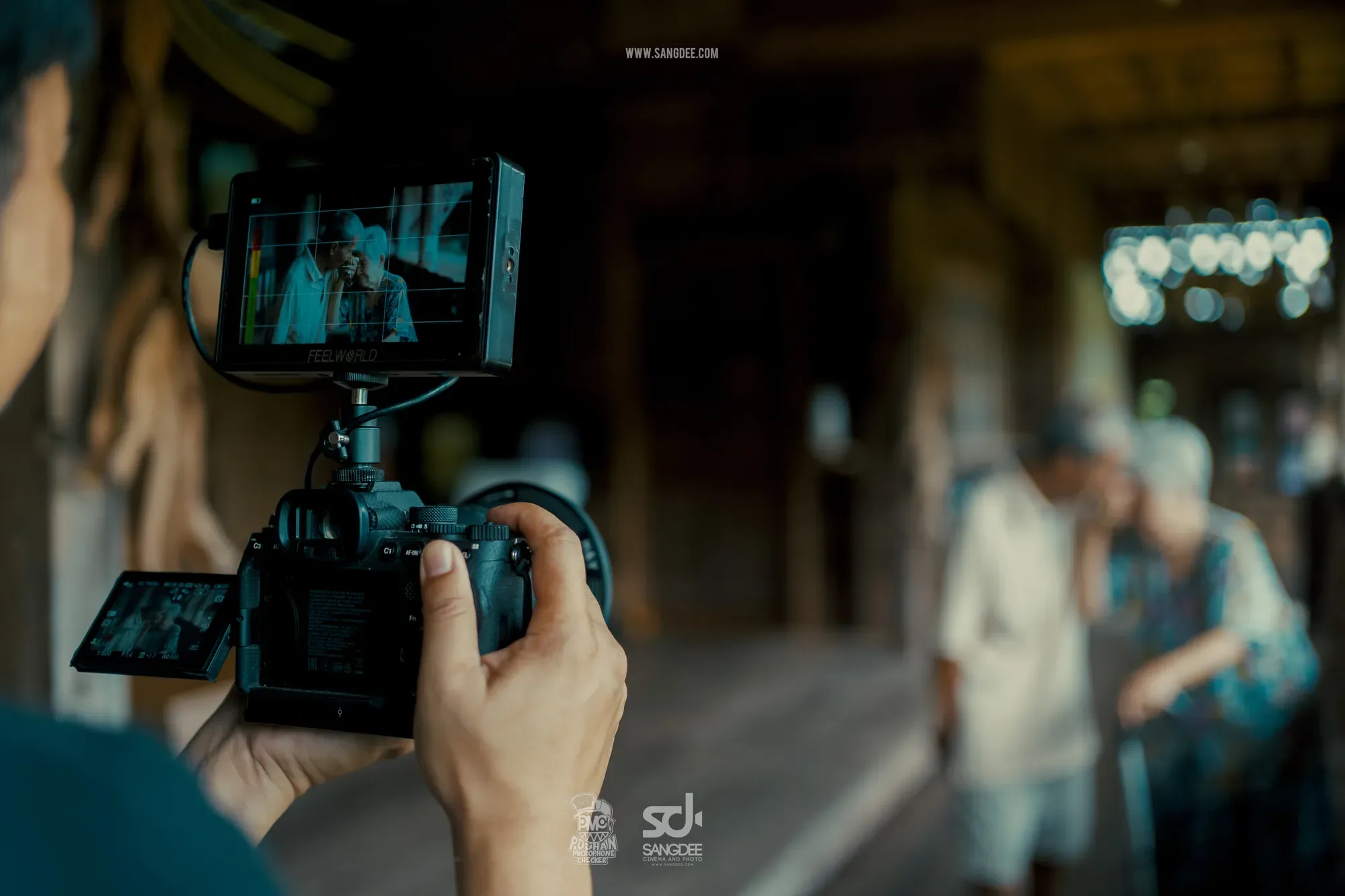 เบื้องหลัง MV กฎไตรรัก - PMC ปู่จ๋าน ลองไมค์ — ภาพจาก SANGDEE Photo Journal