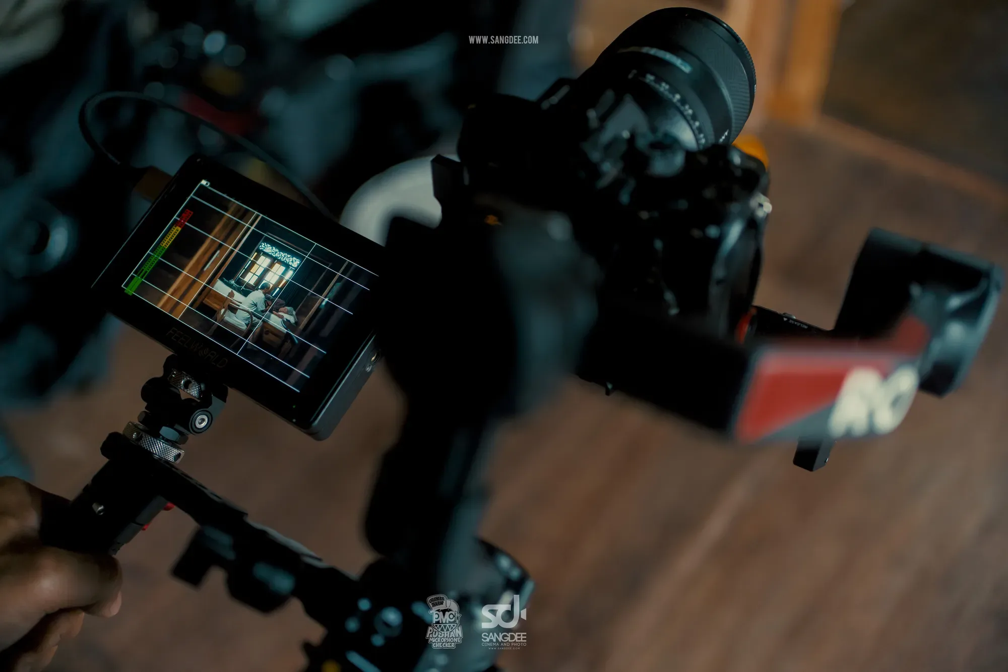 เบื้องหลัง MV กฎไตรรัก - PMC ปู่จ๋าน ลองไมค์ — ภาพจาก SANGDEE Photo Journal