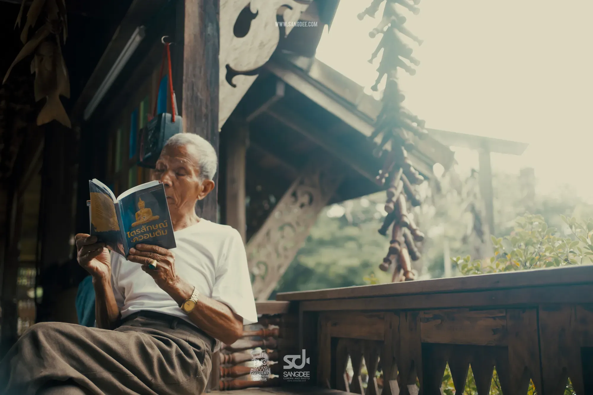 เบื้องหลัง MV กฎไตรรัก - PMC ปู่จ๋าน ลองไมค์ — ภาพจาก SANGDEE Photo Journal