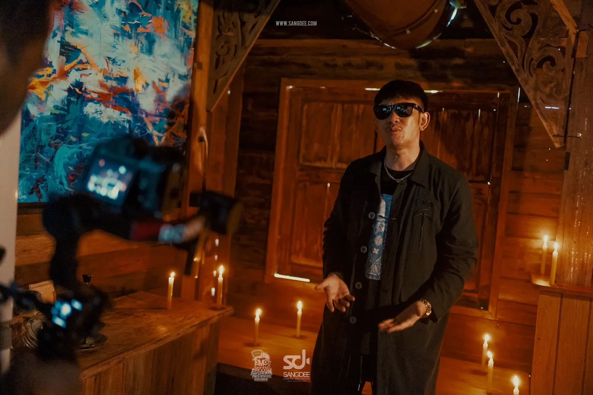 เบื้องหลัง MV กฎไตรรัก - PMC ปู่จ๋าน ลองไมค์ — ภาพจาก SANGDEE Photo Journal