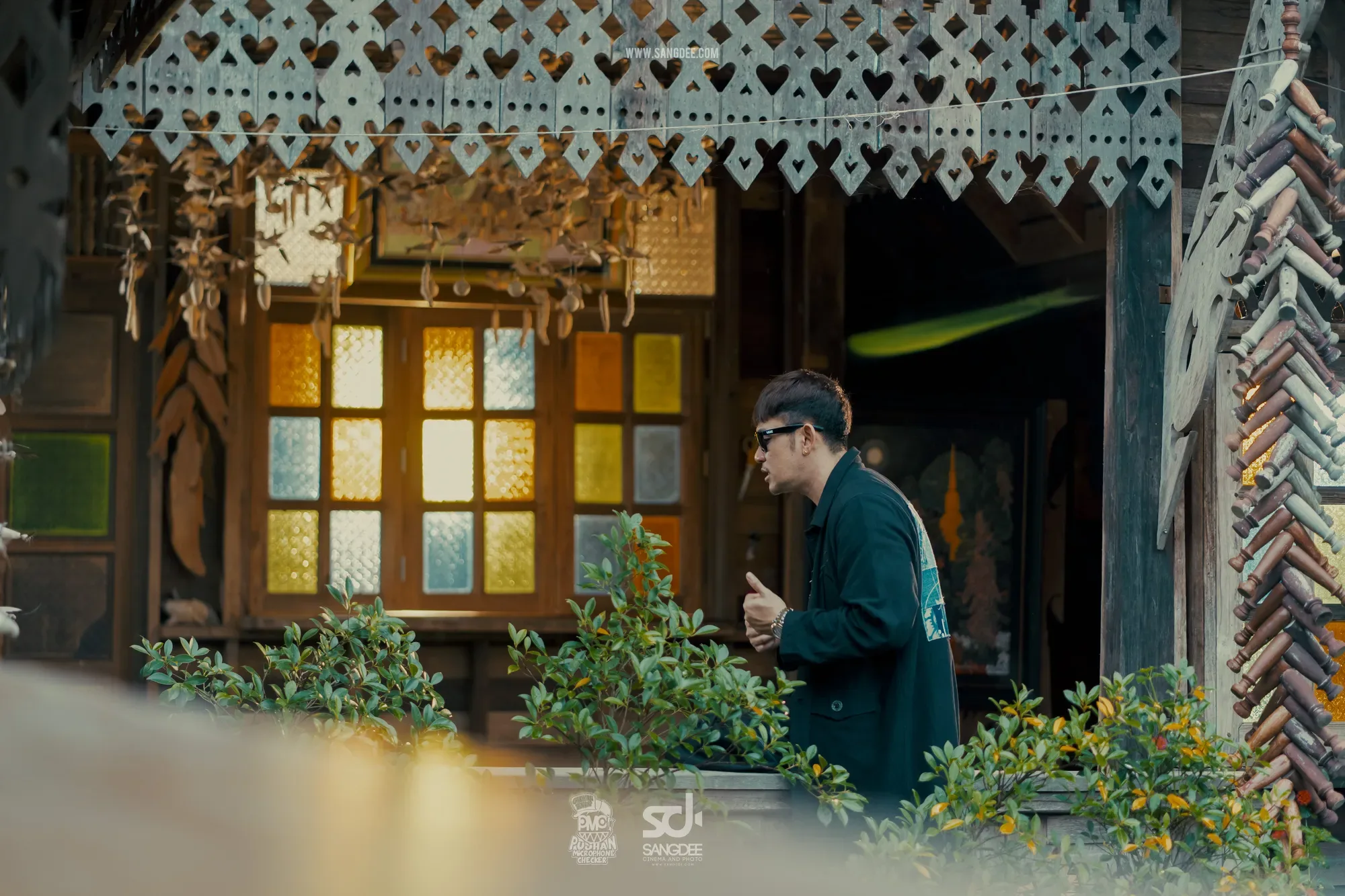 เบื้องหลัง MV กฎไตรรัก - PMC ปู่จ๋าน ลองไมค์ — ภาพจาก SANGDEE Photo Journal