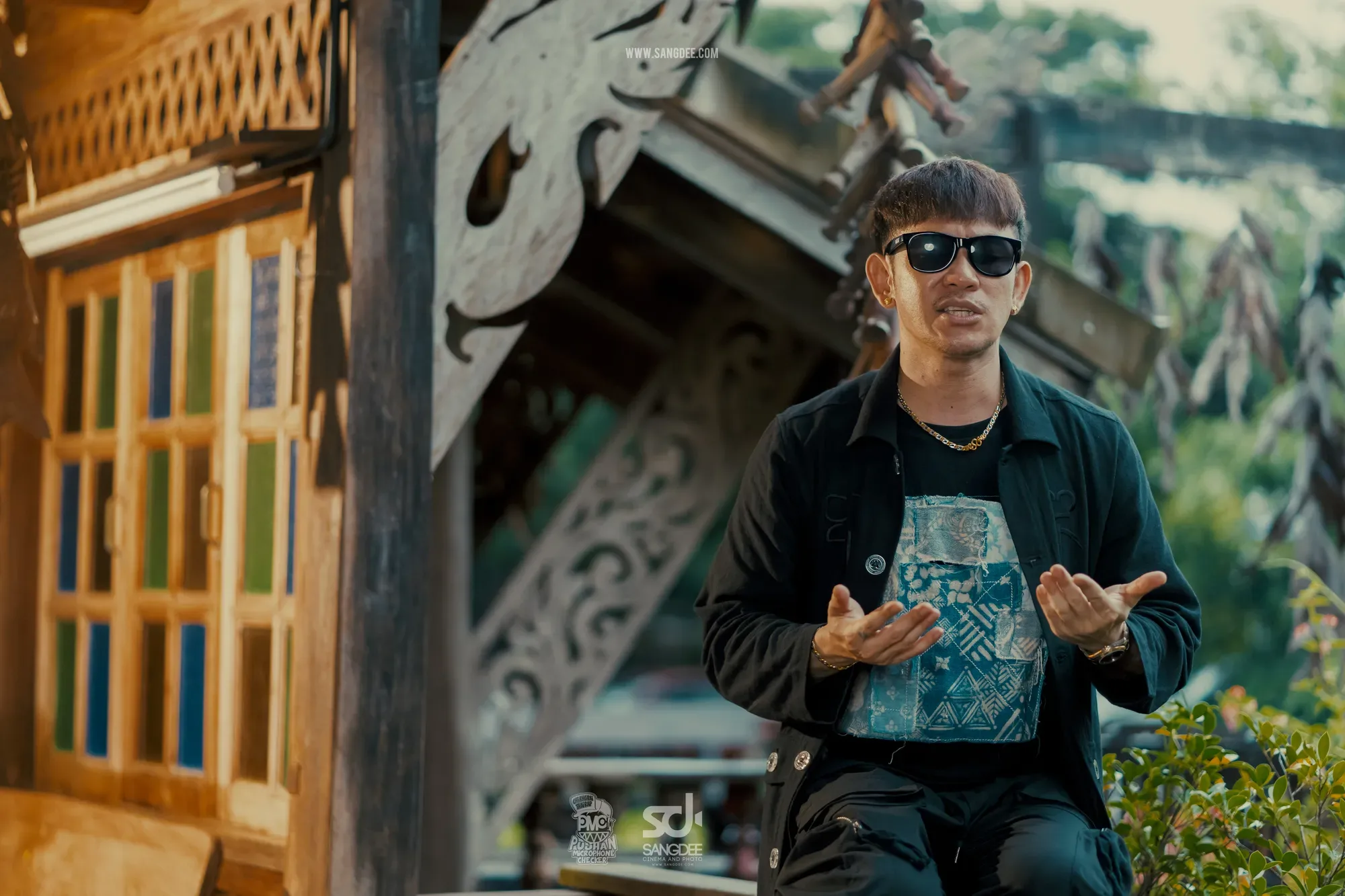 เบื้องหลัง MV กฎไตรรัก - PMC ปู่จ๋าน ลองไมค์ — ภาพจาก SANGDEE Photo Journal