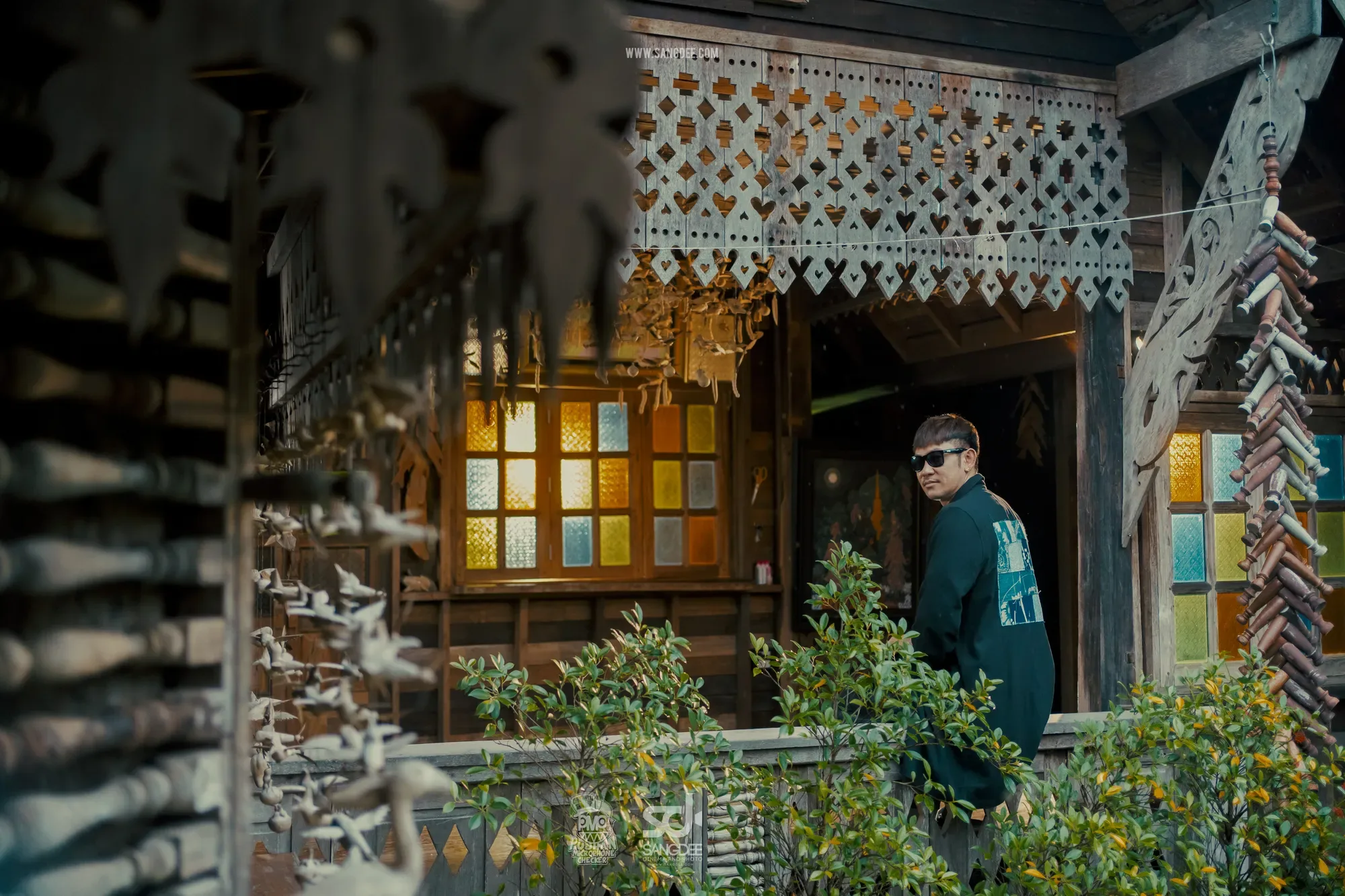 เบื้องหลัง MV กฎไตรรัก - PMC ปู่จ๋าน ลองไมค์ — ภาพจาก SANGDEE Photo Journal