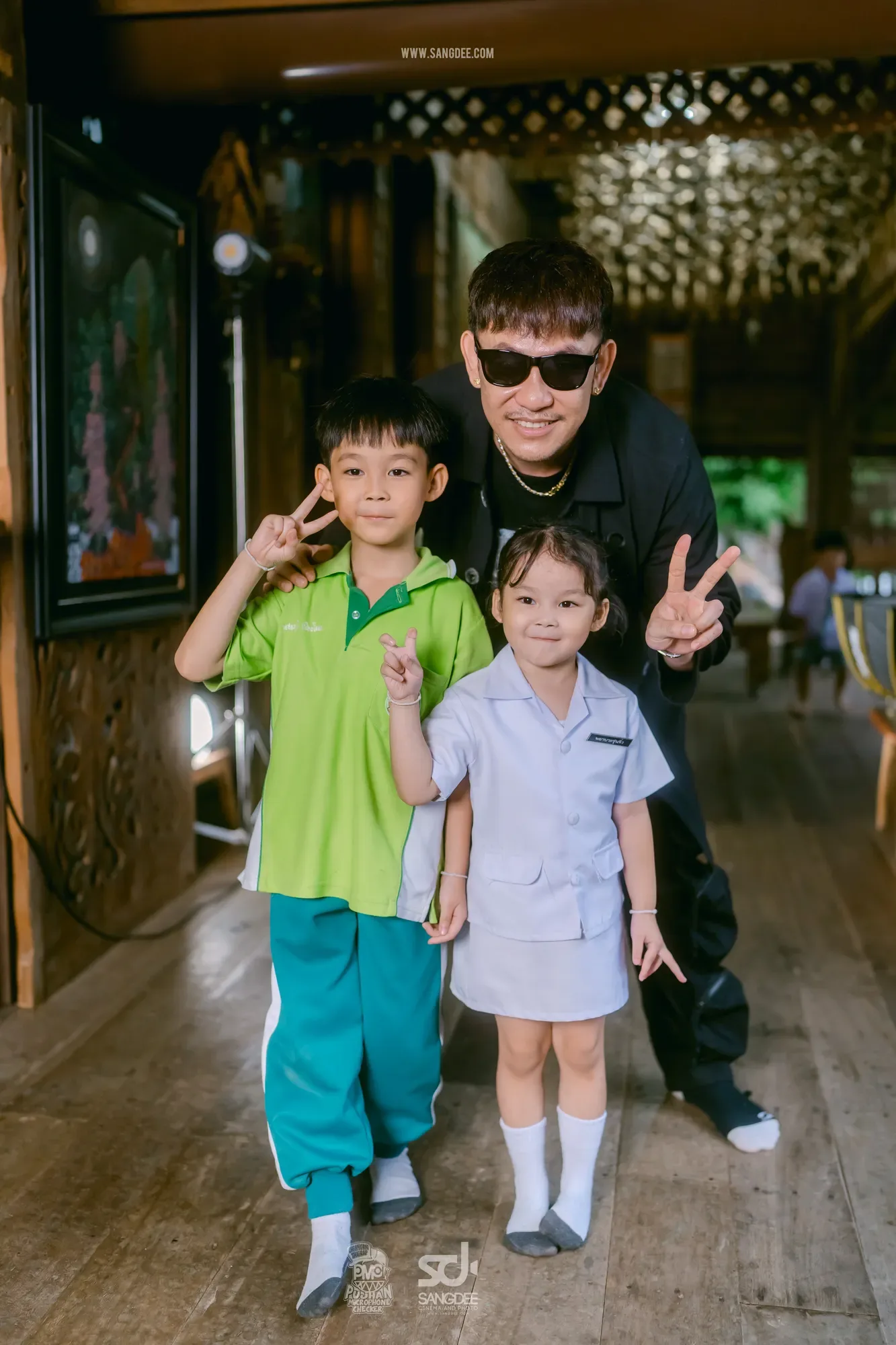 เบื้องหลัง MV กฎไตรรัก - PMC ปู่จ๋าน ลองไมค์ — ภาพจาก SANGDEE Photo Journal