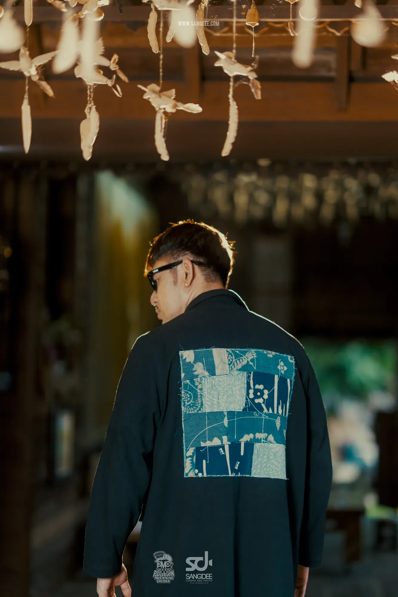 ภาพปกอัลบั้ม ความหมายของ MV กฎไตรรัก - PMC ปู่จ๋าน ลองไมค์