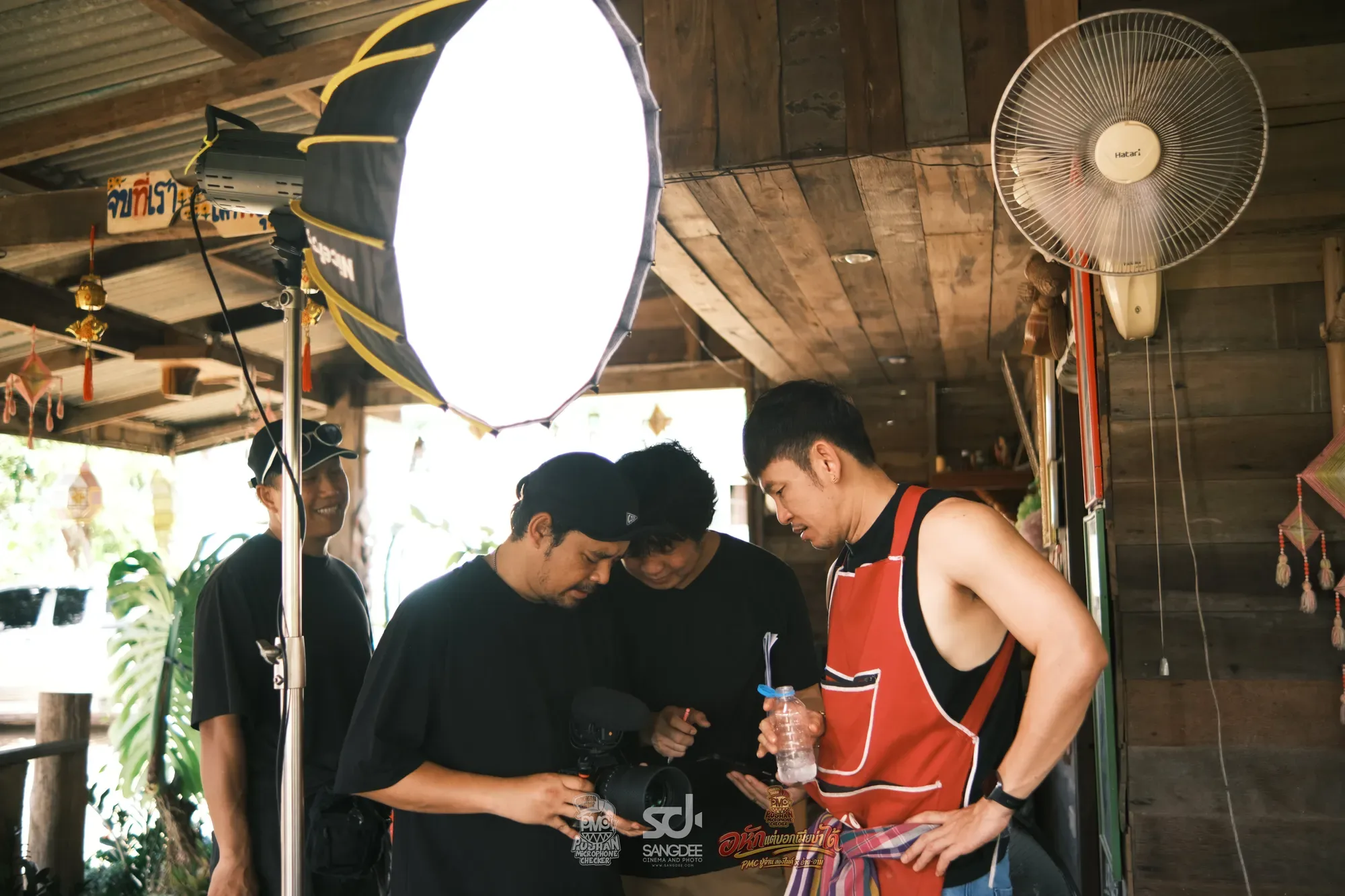 ภาพปกอัลบั้ม เบื้องหลัง MV อกหักแต่บอกเมียไม่ได้ - PMC (ปู่จ๋าน ลองไมค์) X อ้าย-อาม